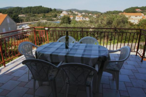  Holiday Home Lumbarda 14265  Люмбарда